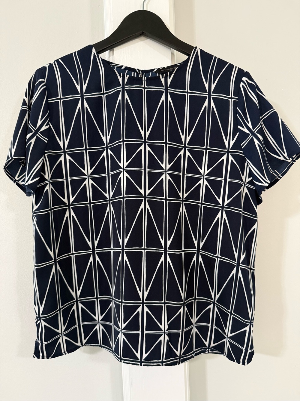 Women's Navy Geometric Print Short Sleeve Top